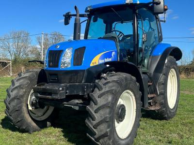 New Holland TS135A