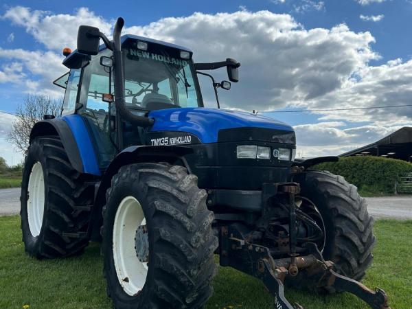New Holland TM135