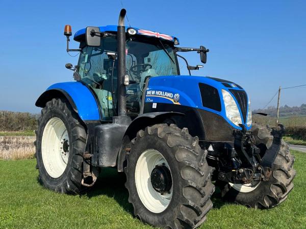 NEW HOLLAND T7.210 PC